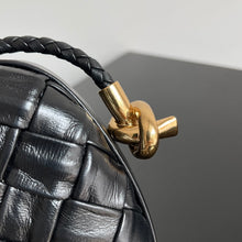 Load image into Gallery viewer, Bottega Veneta Knot On Strap Bag
