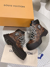 Load image into Gallery viewer, Louis Vuitton Ruby Flat Ranger Boots
