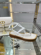 Load image into Gallery viewer, Fendi O&#39;Lock Sandals
