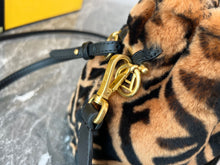 Load image into Gallery viewer, Fendi Mon Tresor Mini Bag
