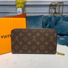 Load image into Gallery viewer, Louis Vuitton Zippy Wallet
