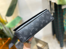 Load image into Gallery viewer, Louis Vuitton District PM Messenger
