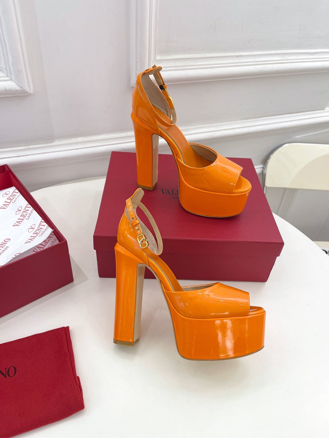 VALENTINO GARAVANI TAN-GO PLATFORM PATENT LEATHER SANDAL 155MM