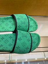 Load image into Gallery viewer, Louis Vuitton Men Slides
