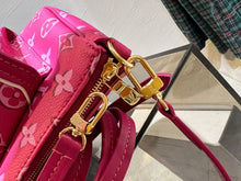 Load image into Gallery viewer, Louis Vuitton Maxi Multi-Pochette Bag
