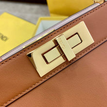 Load image into Gallery viewer, Fendi Peekaboo  Small iseeu Bag
