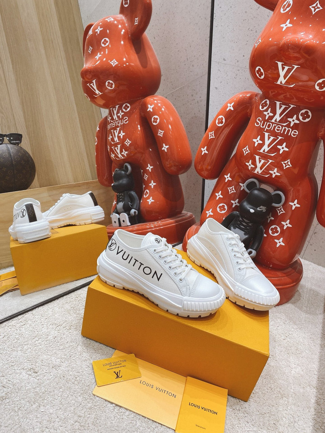 Louis Vuitton  Squad Sneaker