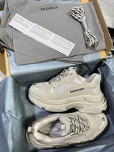 Load image into Gallery viewer, Balenciaga triple S Sneaker - LUXURY KLOZETT
