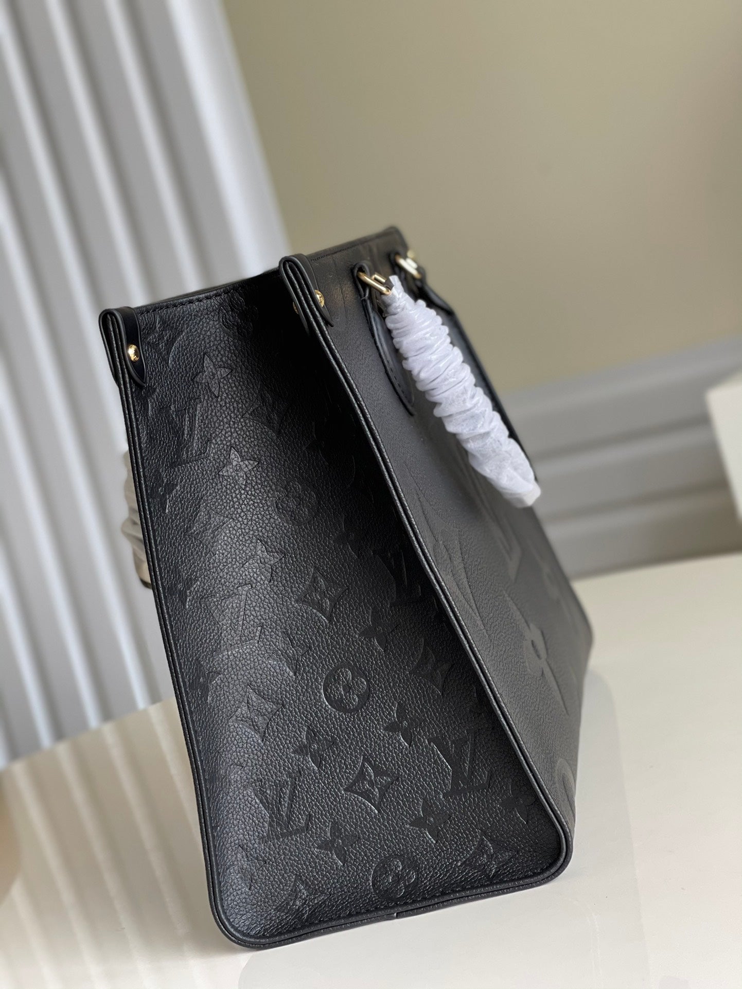 Louis Vuitton MM OnTheGo Bag