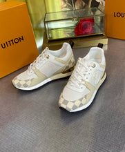 Load image into Gallery viewer, Louis Vuitton Run a way Sneakers
